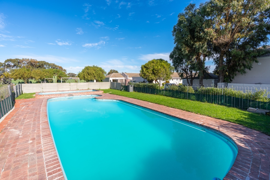 3 Bedroom Property for Sale in Pinelands Western Cape